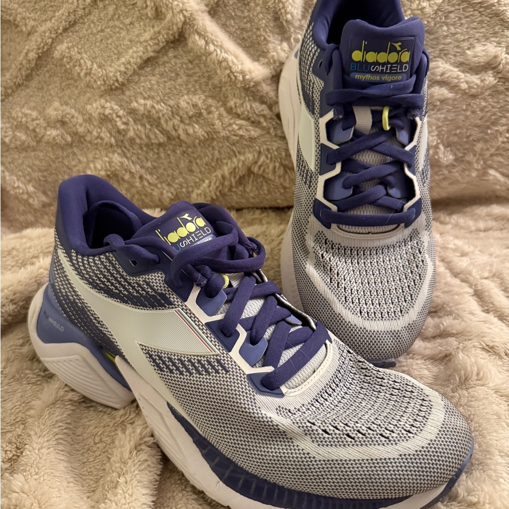 Diadora Women’s  Mythos Vigore Purple& White Athletic Running Shoes - BLUSHIELD
